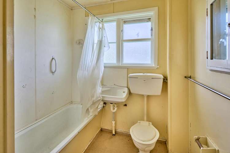 7 and 9 Bryant Grove Taita_9