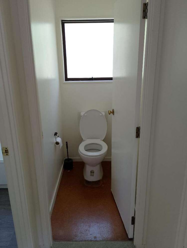 2/8 Quiet Street Te Atatu South_10