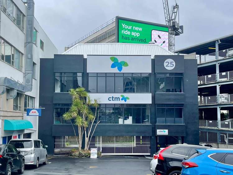 25-27 Davis Crescent_0