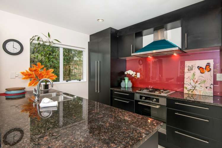 2/103l Glengarry Road Glen Eden_10