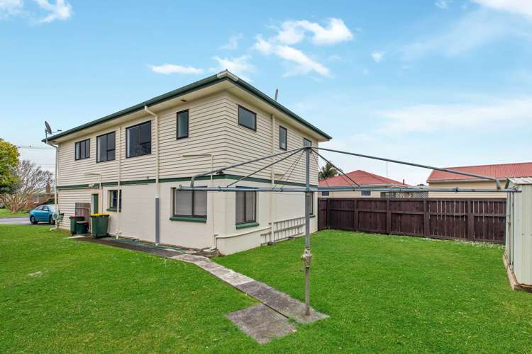1/13 Hill Crescent Papakura_16