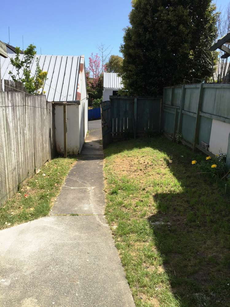 4/106 West Coast Road Glen Eden_2