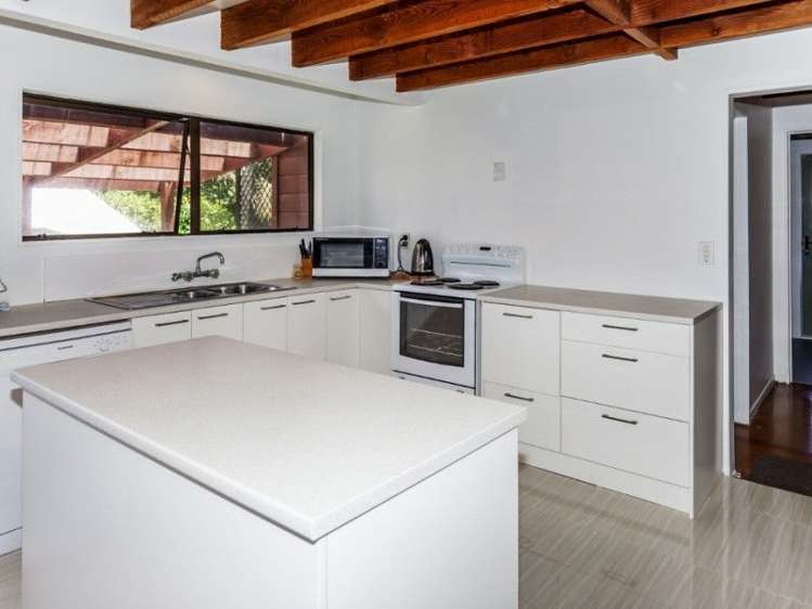 110 Ngati Pu Place Whangamata_11