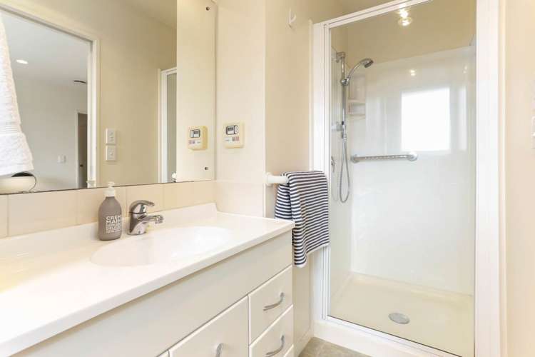 8 Copplestone Place New Lynn_11