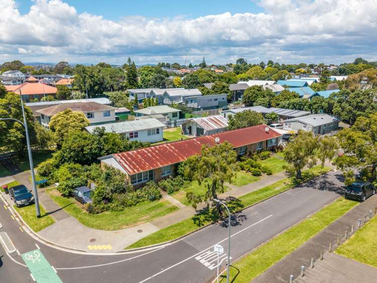 25 Point England Road Point England_18