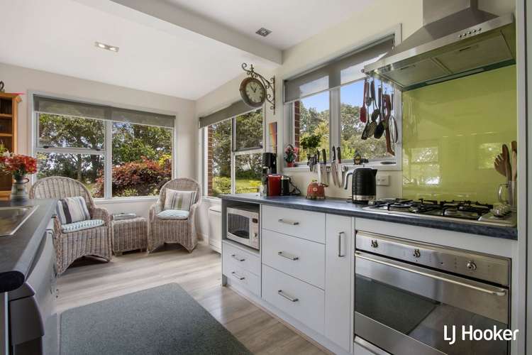 10 Roretana Drive Athenree_7