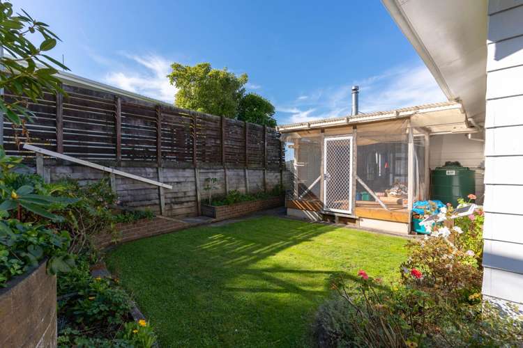 64 Fyvie Avenue Tawa_16