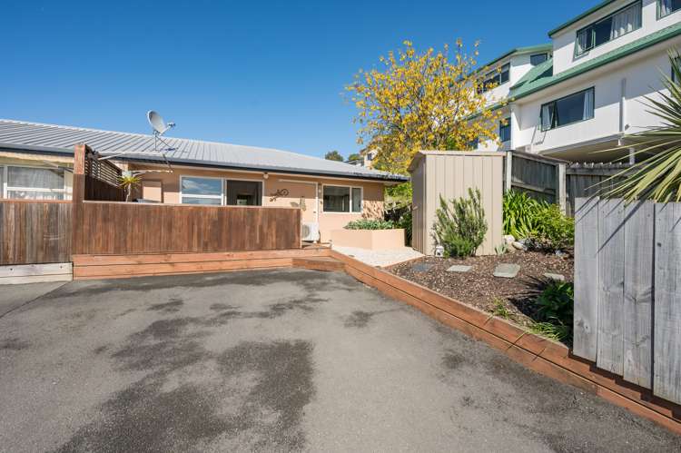 13 Saint Anne Place Toi Toi_14