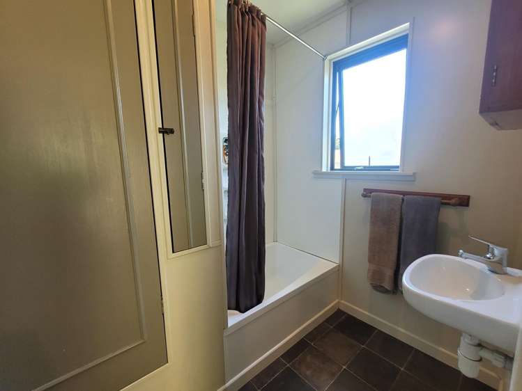 7 Main Street Reefton_10