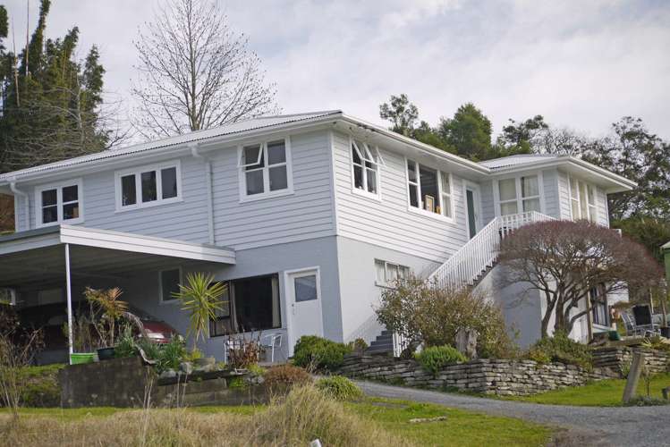 15 Coronation Street_0