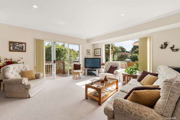 18 Gillett Place Botany Downs_6