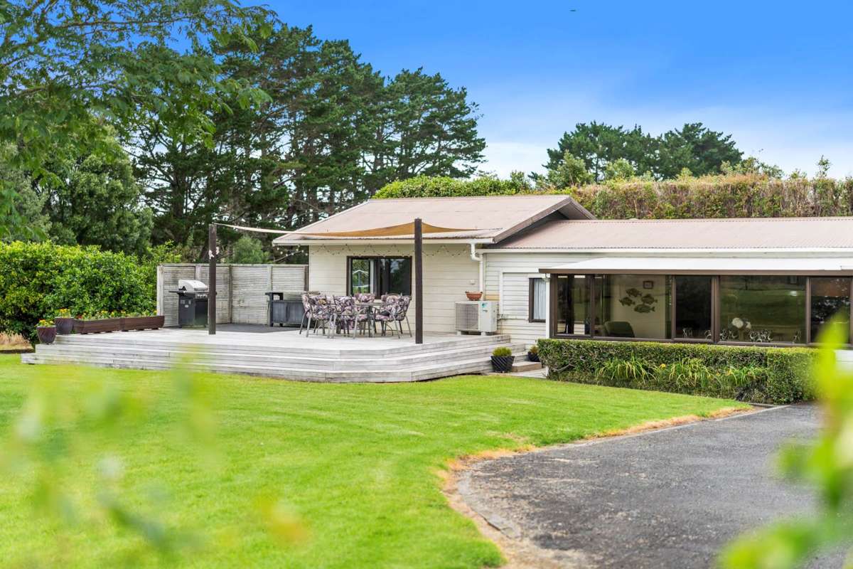 299A Clarks Beach Road_0