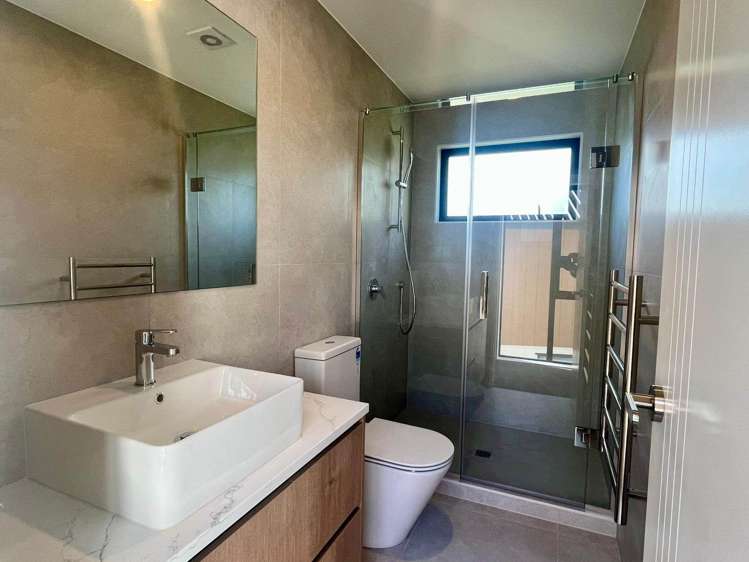 2/44 Sylvan Crescent Te Atatu South_12