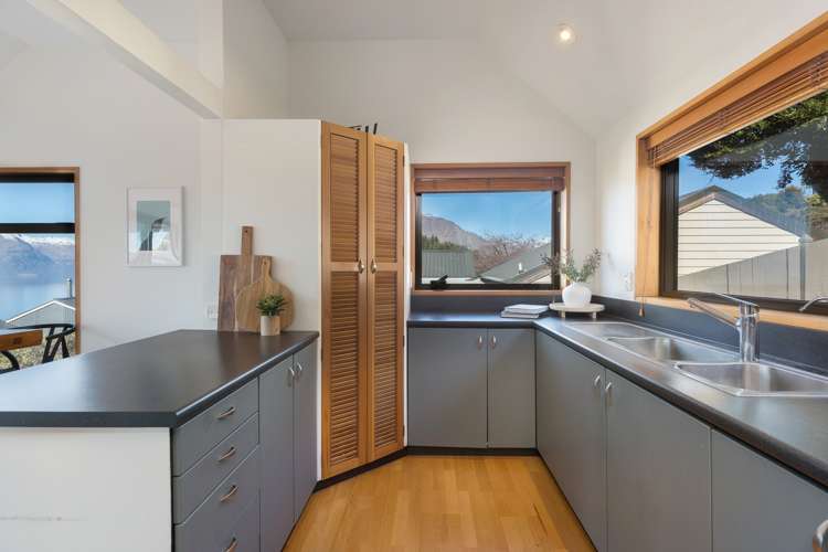 29 Greenstone Place Fernhill/Sunshine Bay_9