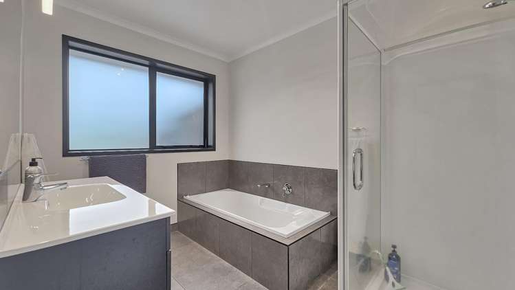 9 Petes Way Lynmore_20