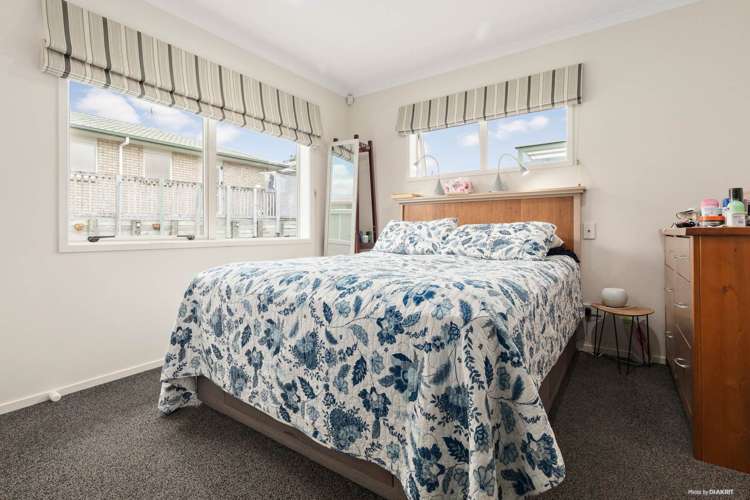 57/8 Village Place Tuakau_13