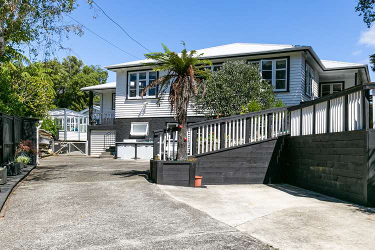 54 Collins Avenue Tawa_16