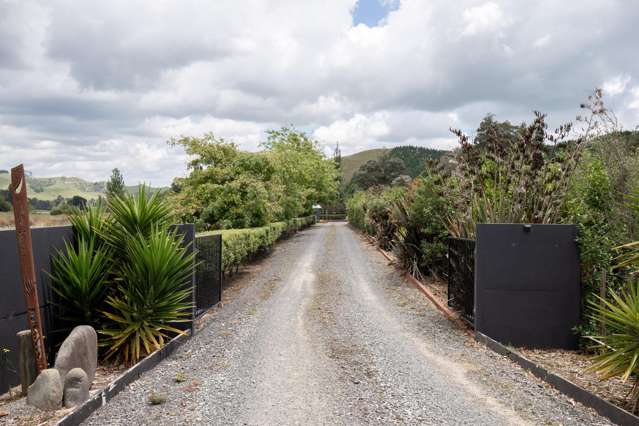 180C Dimmock Road Waitakaruru_1