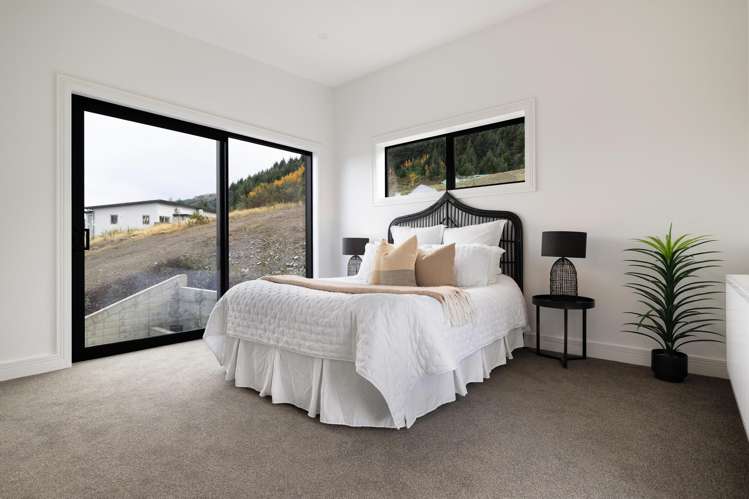 6 Florence Close Queenstown Hill_25