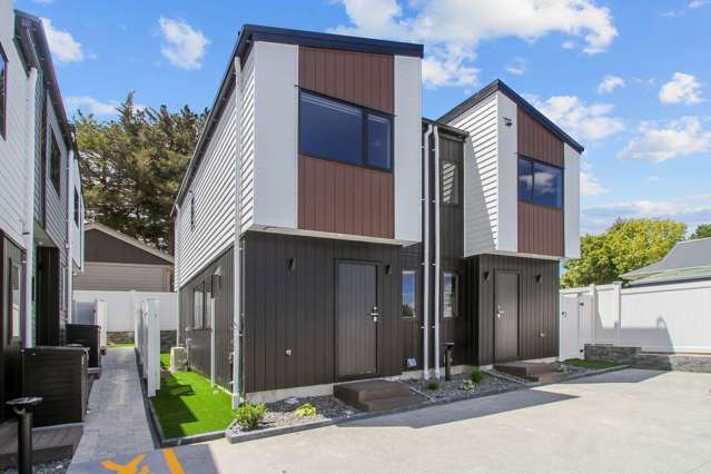 Affordable Design-Living in West Harbour!