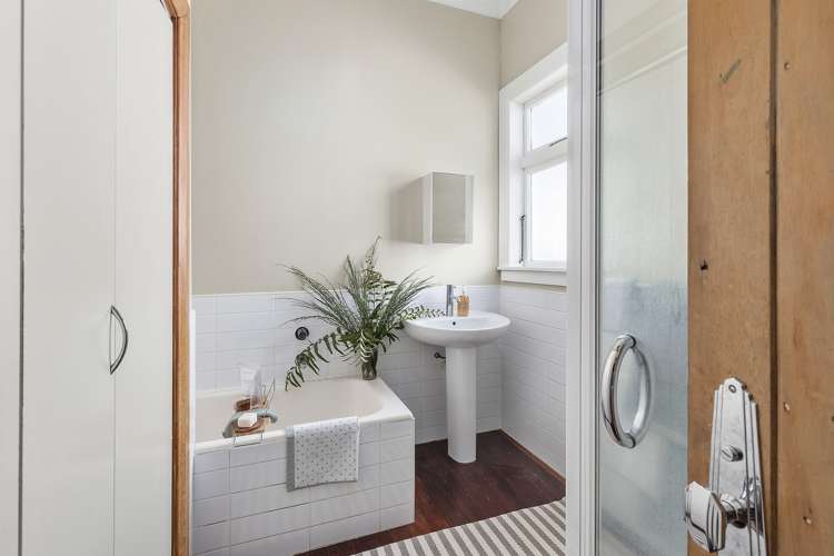 224 The Parade Island Bay_16