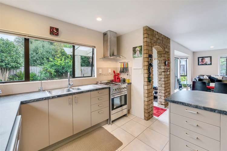 2/4 Argyle Avenue Pahurehure_5