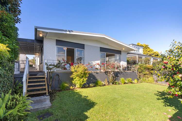 2/245 Jervois Road_0
