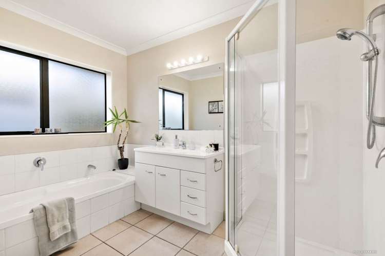 6 Four Oaks Place Pukekohe_11