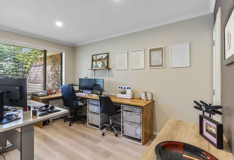 40 Shelter Drive Greenhithe_23