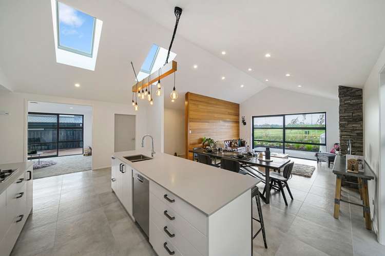 Upper Queen Street_1