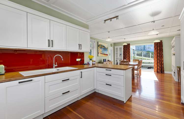 68 Queens Drive Lyall Bay_5