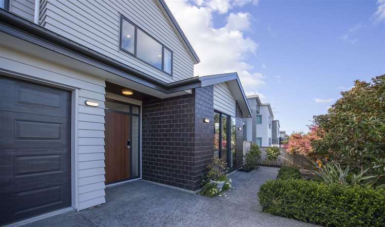 33 Remuremu Street Long Bay_15