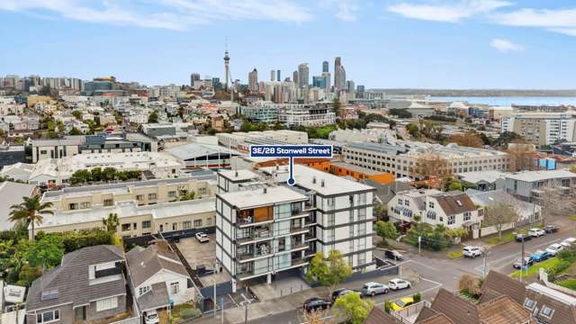 Affordable Apartment - Prime Parnell Position!