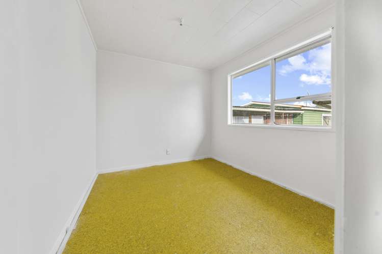 54 Sikkim Crescent Clover Park_15