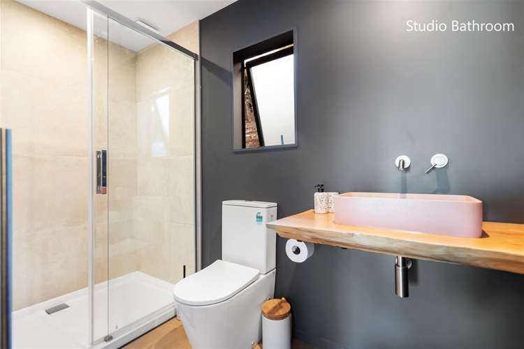 10 Goldie Lane Albert Town_17