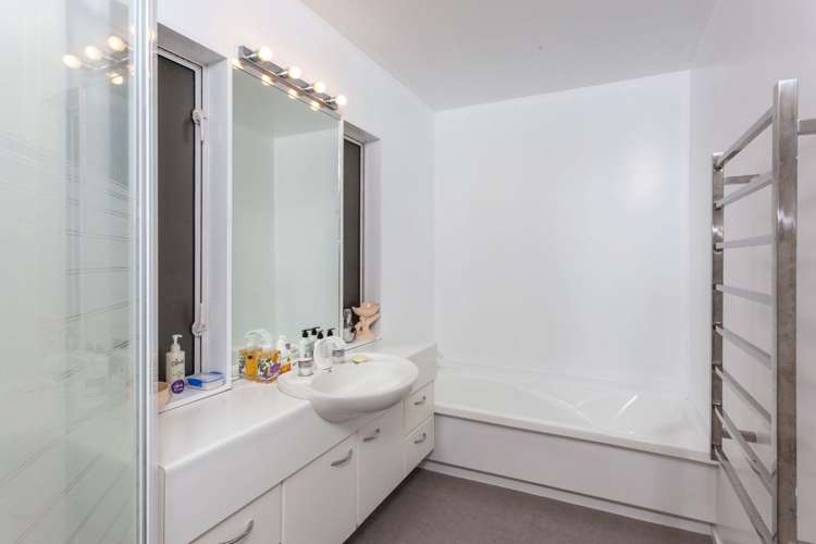 404 Waterways Parade Pauanui_18