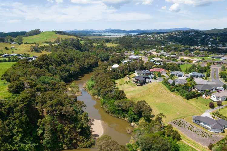 12 Admiralty Drive Paihia_12