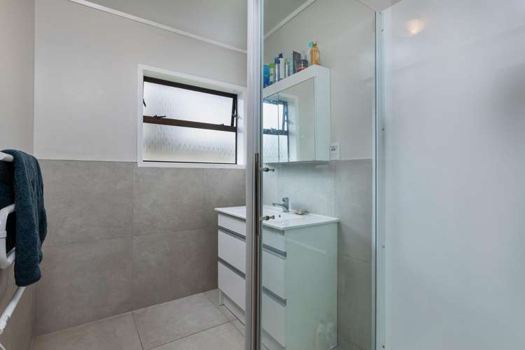 3/6 Harding Avenue Te Atatu South_13