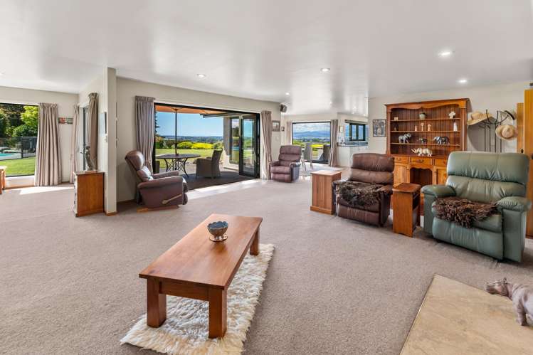 309 Golden Hills Road Redwood Valley_9