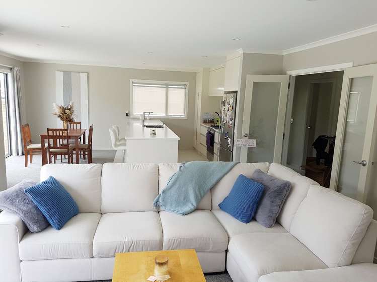 11 Henrietta Maxwell Grove Wainuiomata_11