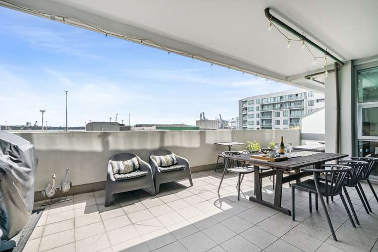 504/30 Beach Road Auckland Central_4