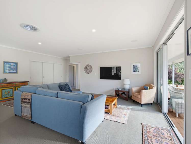 1127 Pourerere Road Omakere_13