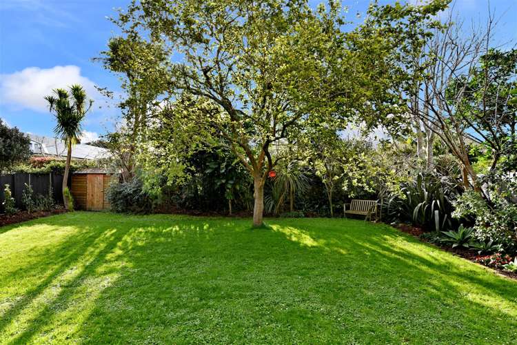 6 Ascot Avenue Narrow Neck_29