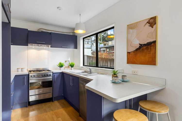 2/238 Sunset Road Windsor Park_8