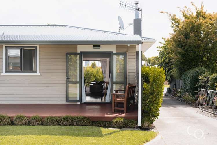 13 Bristol Avenue Brookfield_17