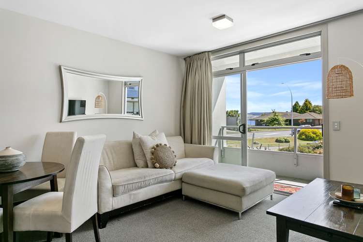 21/300 Lake Terrace Taupo_4