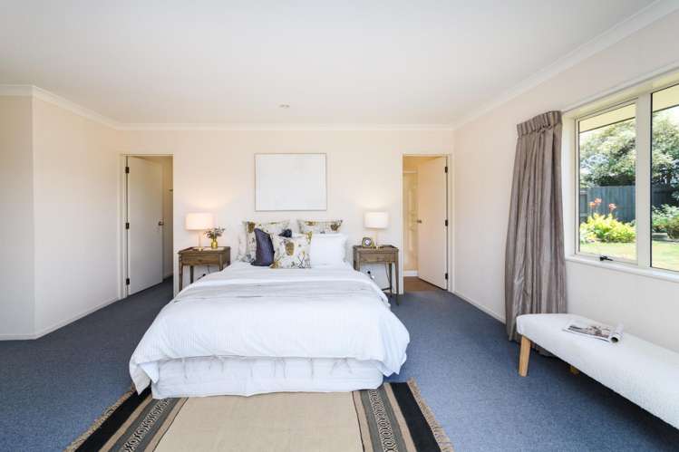 17 Brookside Close Highbury_17