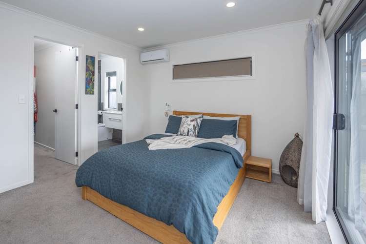 67 Probert Crescent Chartwell_11