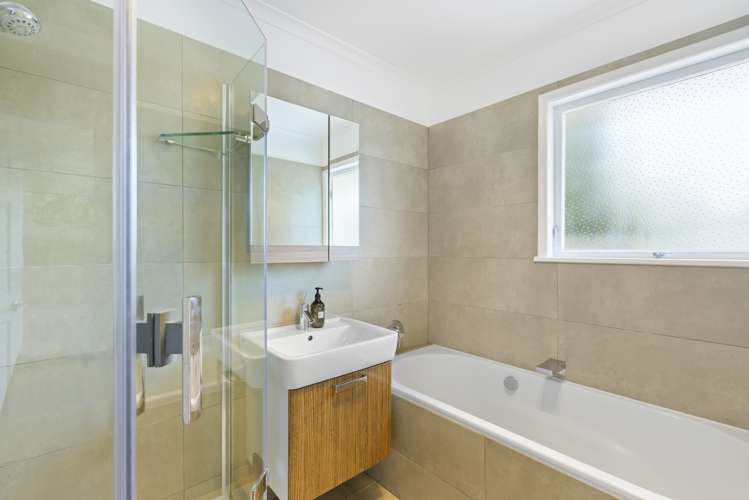 76 La Trobe Street Pakuranga Heights_13