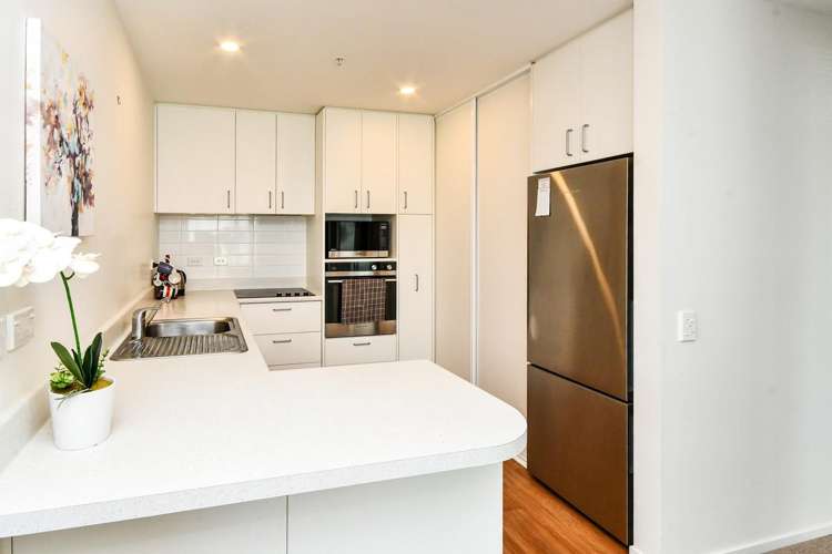 106/20A Alfriston Road_5